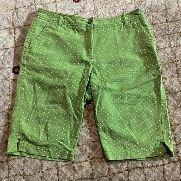 CHARTER CLUB Women’s Slim It Up Green White Polka Dot Bermuda Shorts SIZE 6 - Picture 1 of 8